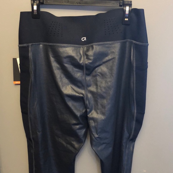 Gap Sculpt Revolution 7/8-length Legging. - Picture 3 of 6